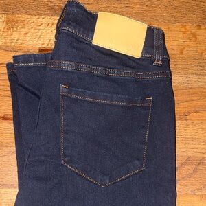 Tahari women’s  Deep Navy Skinny Jeans